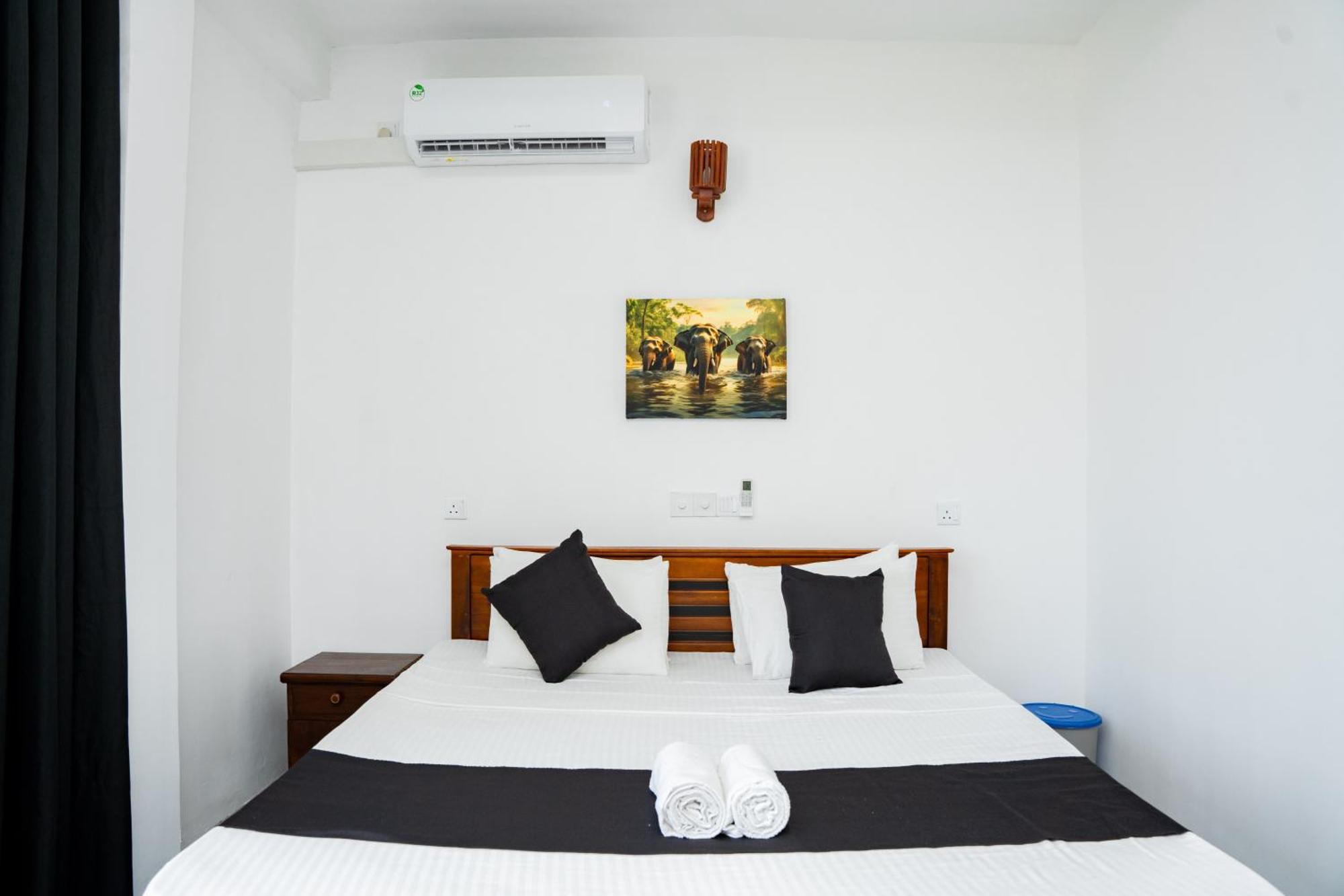 Regal Heights Hotel Weligama Exterior photo